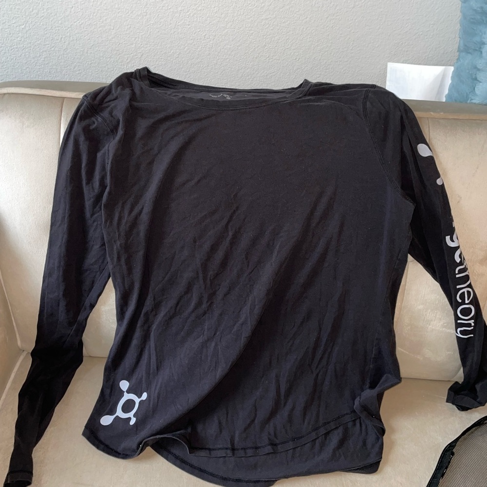 Orangetheory fitness long sleeve! 🖤🩶